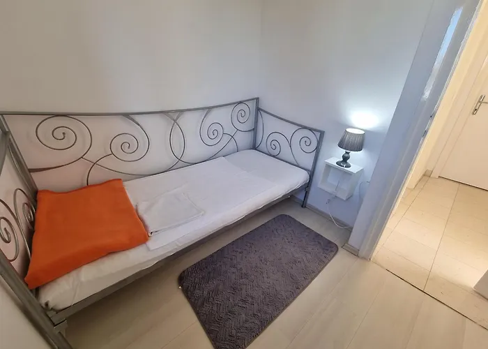 Vila Mediteranea Direct At The Sea