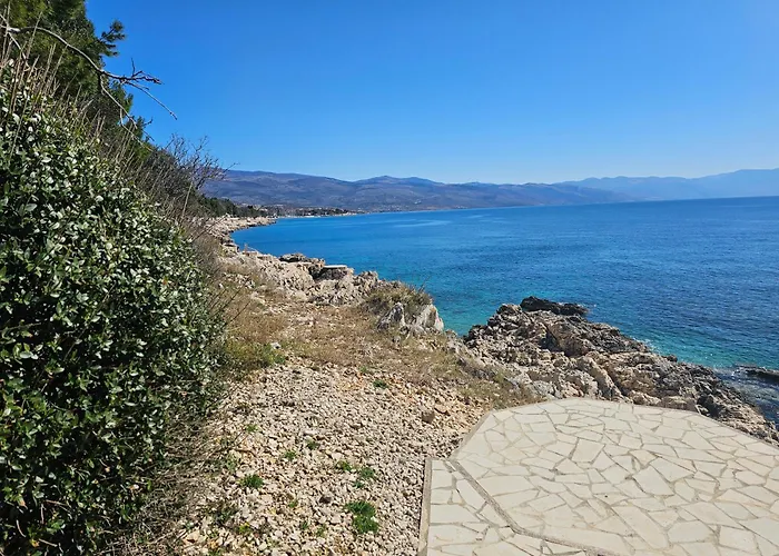 Vila Mediteranea Direct At The Sea *