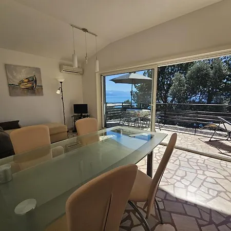 Villa Mediteranea Direct At The Sea *