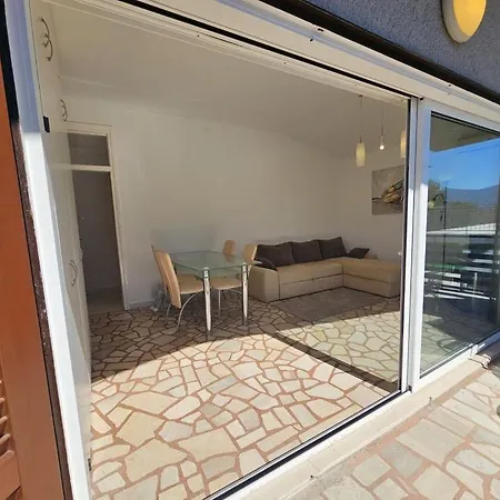 Mediteranea Direct At The Sea Villa